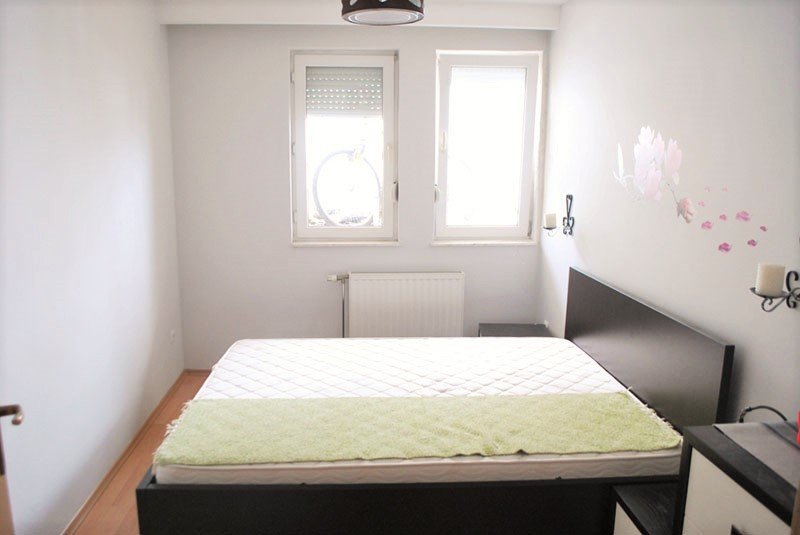 Image Alternative text